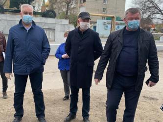 Вячеслав Доронин принял участие в выездном совещании с целью контроля за ходом работ по ремонту тротуаров